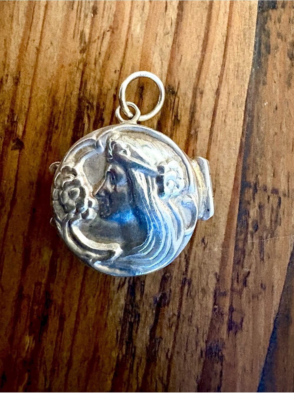 Art Nouveau sterling Silver repousse Round Locket Pendant with Woman Profile